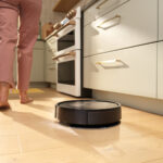 IROBOT Robot friegasuelos - IROBOT J517840 MPN, 33 W, Potencia de succión 30 W, Depósito 389 ml, Autonomía 72 min, Grafito - Imagen 6