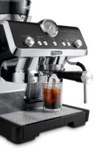 DE Cafetera express - DE LONGHI EC9555.BK, 19 bar, 1550 W, 2 tazas, Negro, Acero inoxidable - Imagen 3