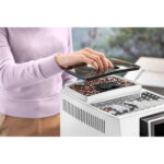 DE Cafetera espresso automática - DE LONGHI ECAM 22.110.W, 115 bar, 1450 W, 2 tazas, Blanco - Imagen 4