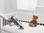 Dyson Aspirador escoba - Dyson Cyclone V10™ Absolute, Potencia succión 150 AW, Sin cable, Tecnología ciclónica, 60 min, Níquel - Imagen 4