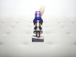 Dyson Aspirador escoba - Dyson v15 Detect™ Fluffy, Potencia automática 240, Accesorio para Colchones y Tapicería, 60 min, Cepillo FluffyOptic, Níquel - Imagen 4