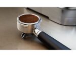 Philips Cafetera express - Philips Barista Brew PSA3228/01, Molinillo integrado, Prensador calibrado premium, doble container de café, Capacidad 2,3l, - Imagen 5