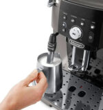 DE Cafetera superautomática - DE LONGHI 8004399334144, 15 bar, 1450 W, 14 tazas, Negro Titanio - Imagen 2